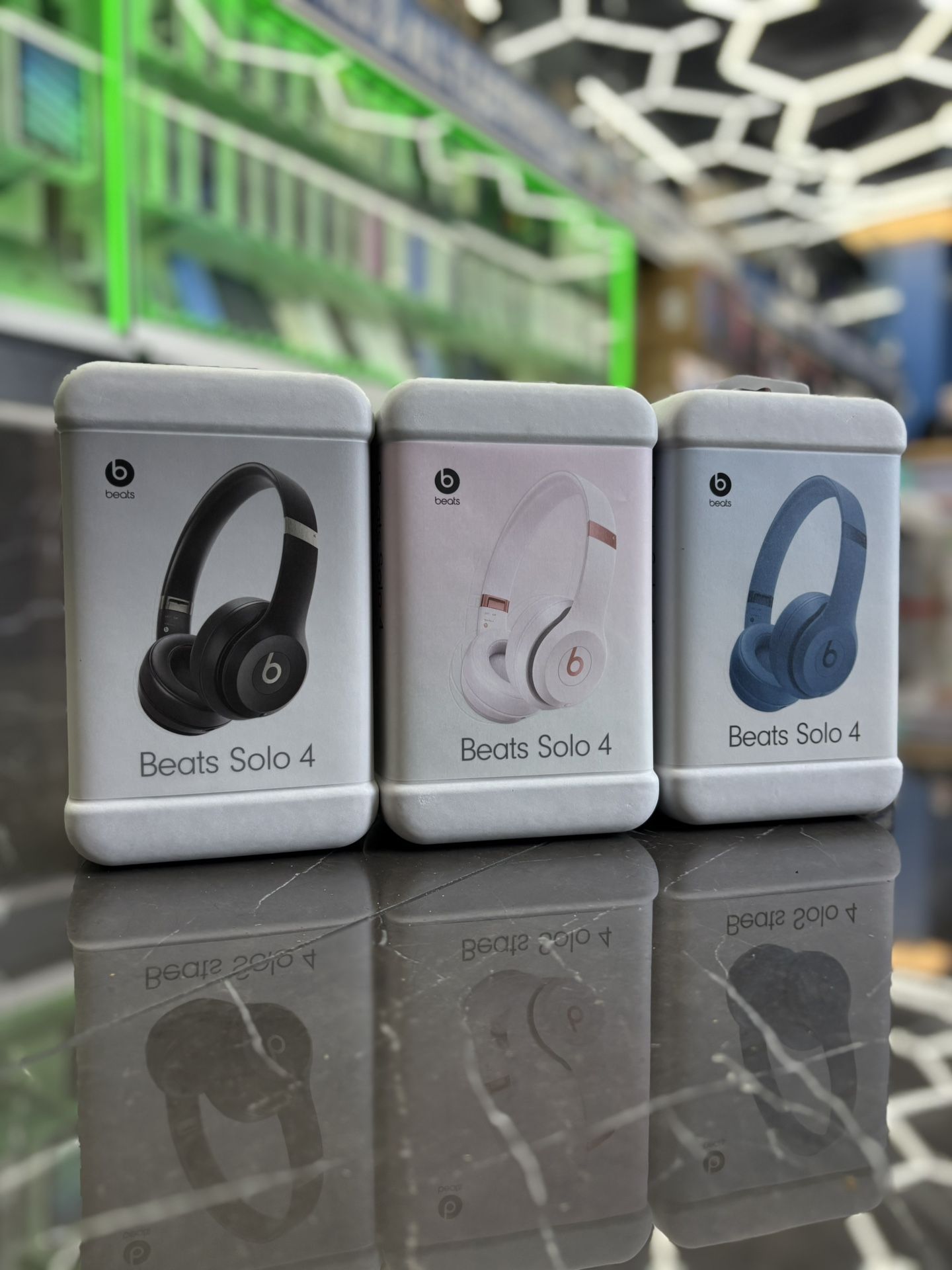 Beats Solo 4 (Take It Home In Payments/ llévalo a casa en pagos