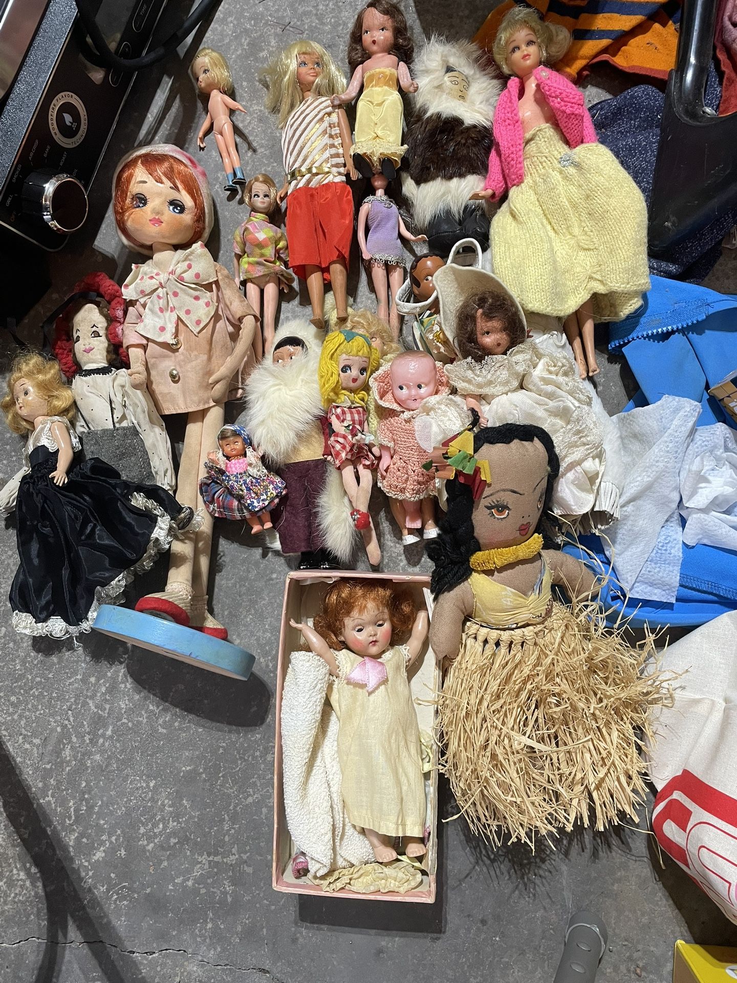 Huge Lot Of Vintage Dolls. Late 1960’s