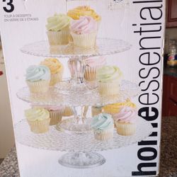 CUPCAKE AND DESSERT/ HORS DERVES 3 TIER DISPLAYER.  NEW. 