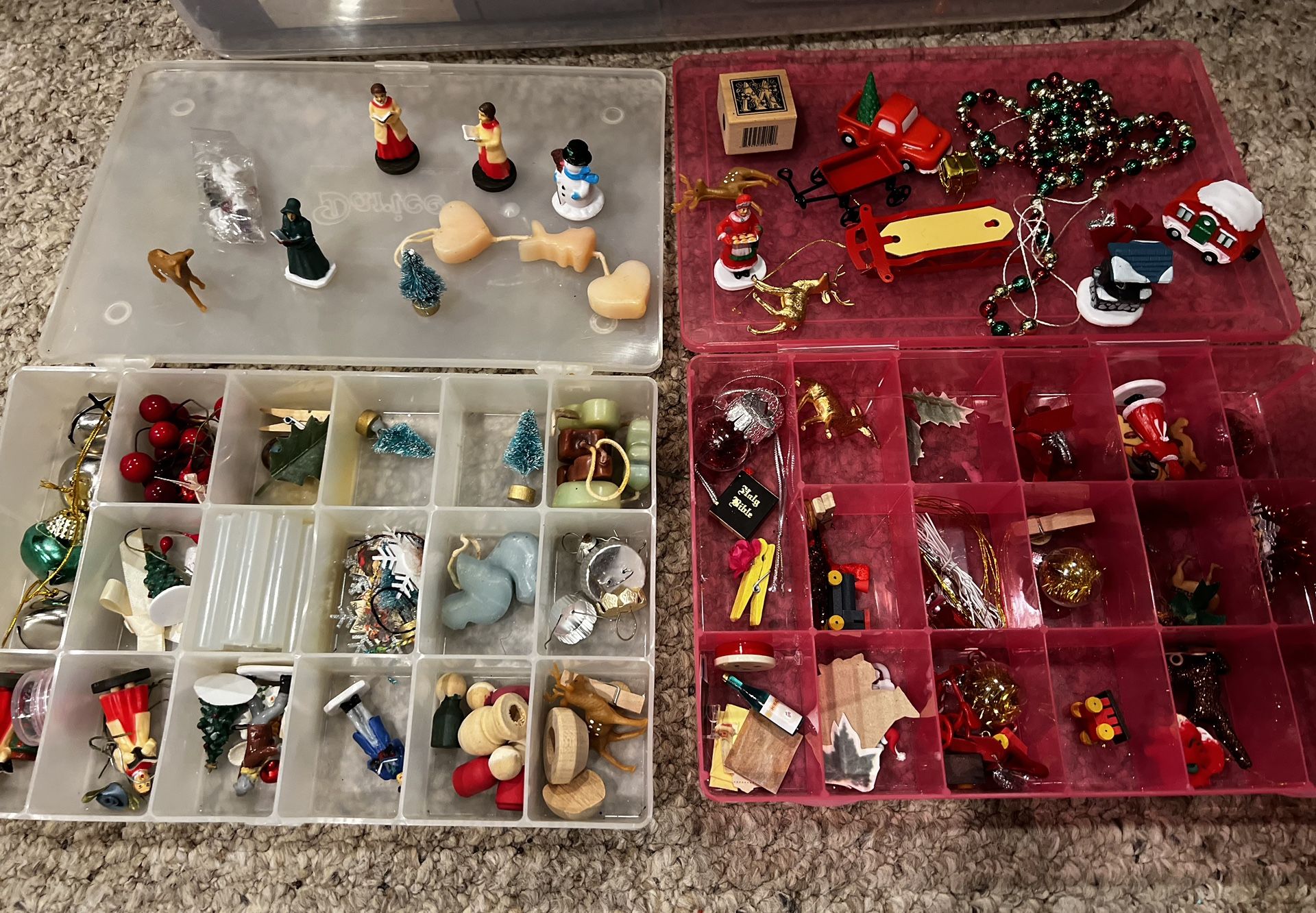 Large lot of Christmas crafts & miniatures