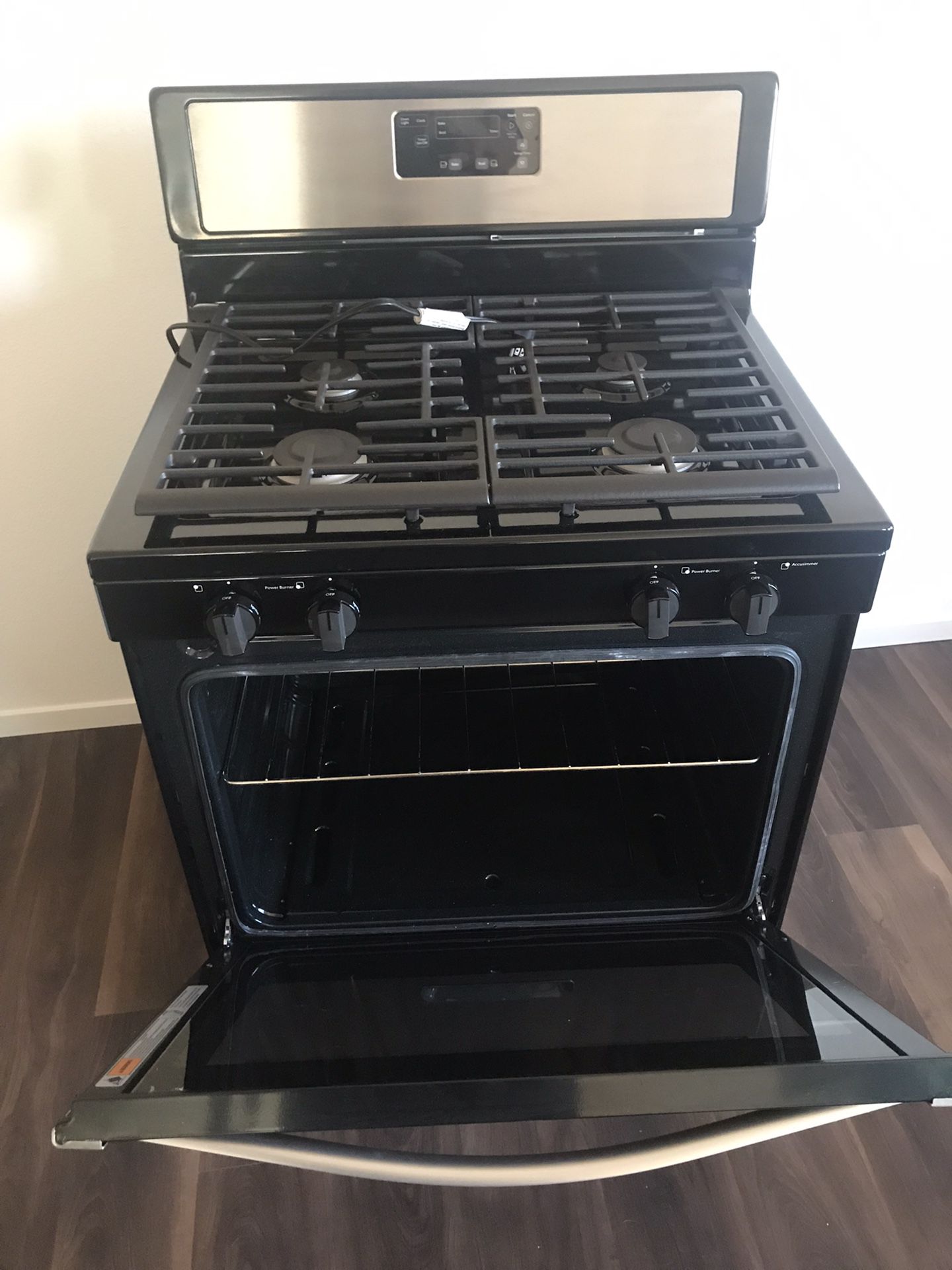 Gas Stove 5.1 Cubic Foot Whirlpool New Can Deliver 