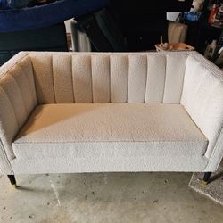 Loveseat 