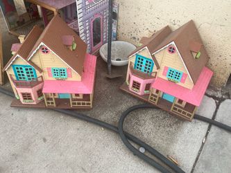 Plastic Toy Dollhouse Set of Two