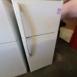 DELIVERY AVAILABLE! GE Refrigerator Fridge Working unit