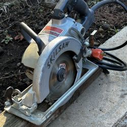 Skilsaw 7 1/4” Worm drive #77 