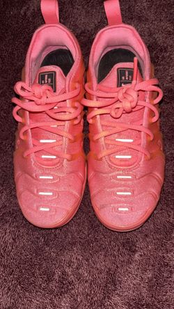 Nike Vibrant Pink Vapormax Plus Shoes