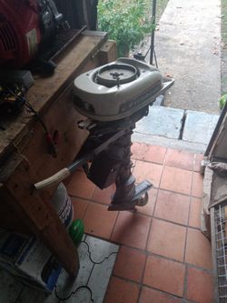 3 Horsepower Evinrude Foldable Boat Motor