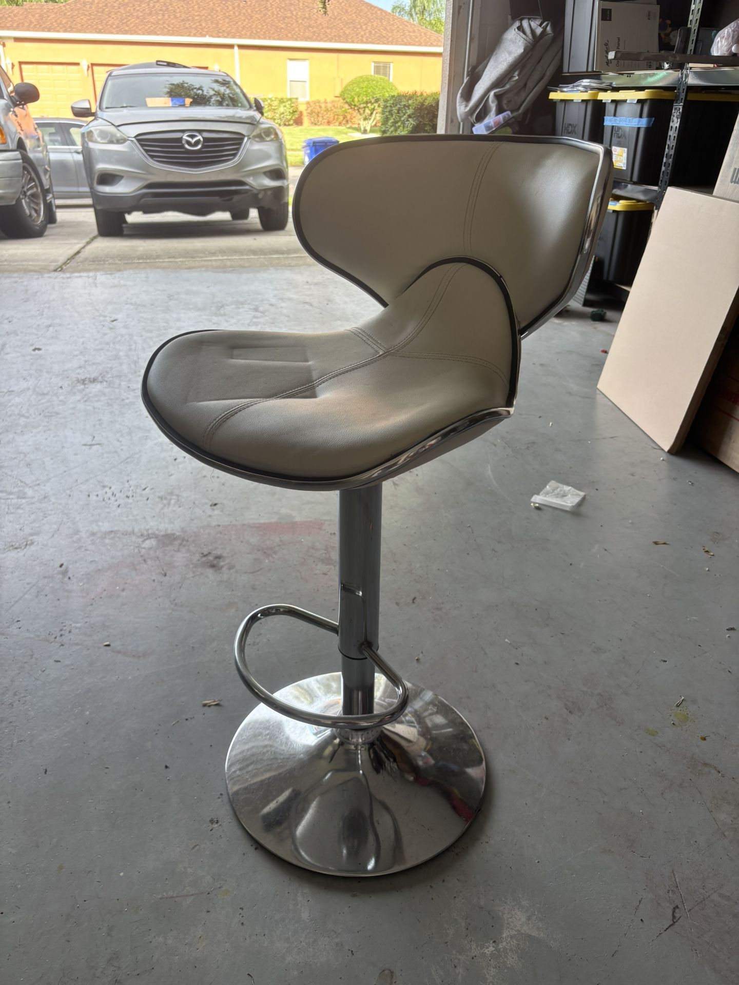 4 Bar Stools