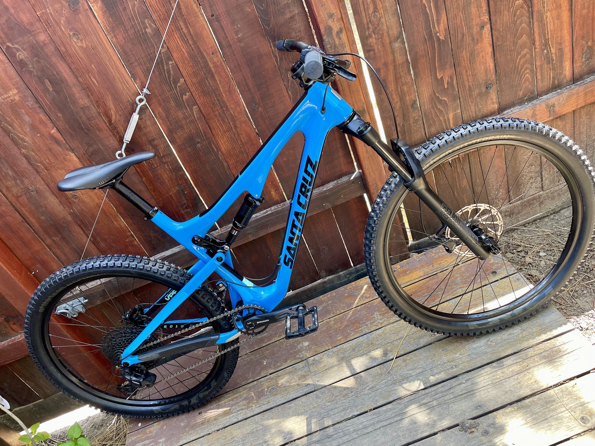 Santa Cruz 5010  carbon fiber mountain bike