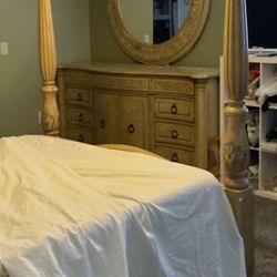 Queen Three Piece Bedroom Set