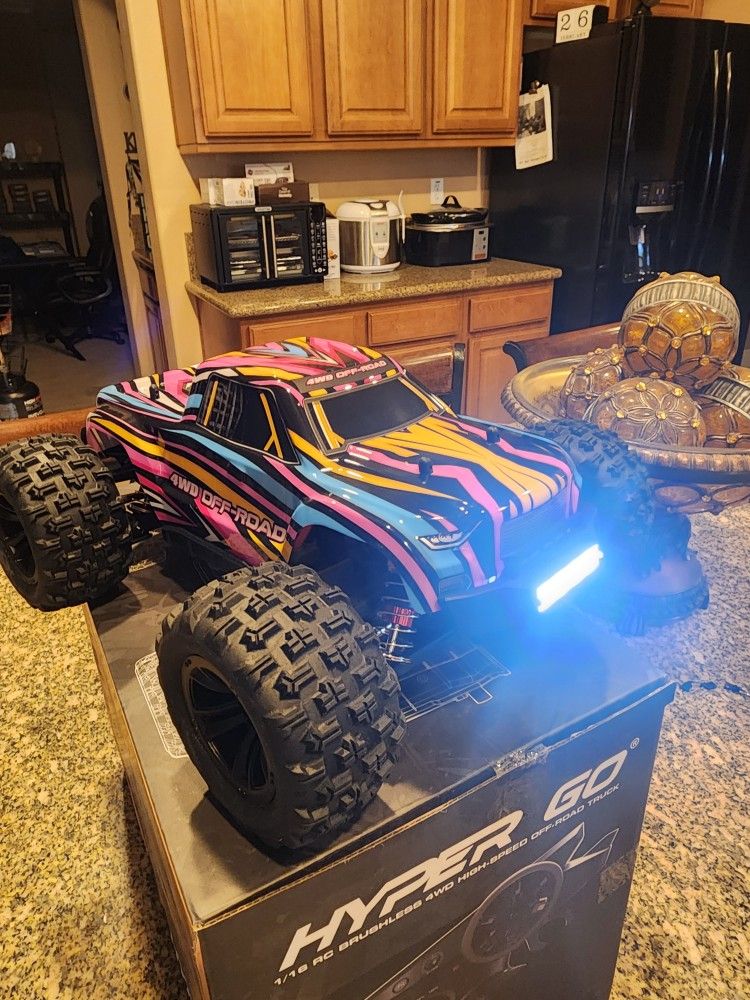 Brand New 1/16 BRUSHLESS RC 4X4 TRUCK FAST 70+KMPH