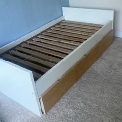 IKEA TWIN Bed Frame (Lade) With Drawers. 