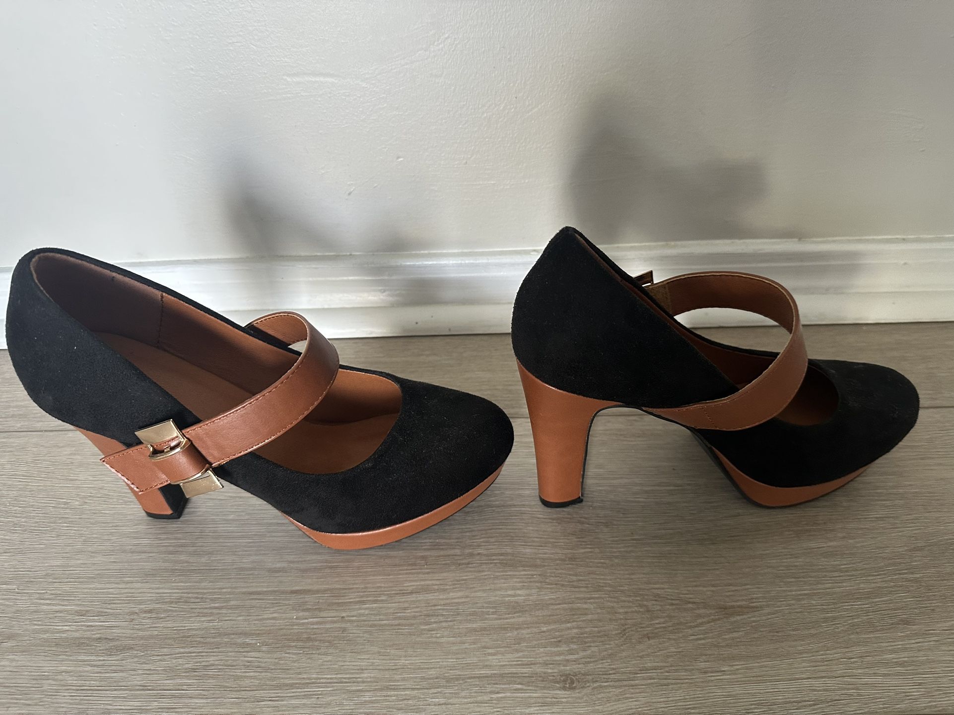 Lady’s high heels shoes
