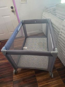 Baby play pen