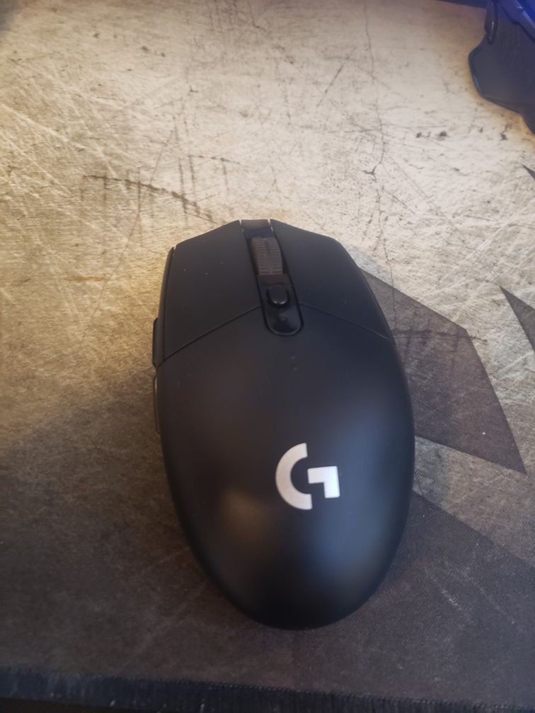 Logitech G305 wireless gaming mouse