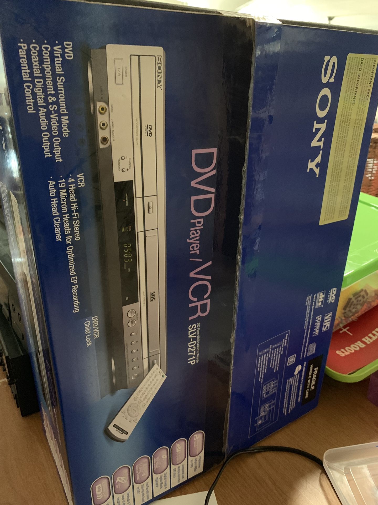 NIB Sony DVD/VCR player SLV-D271P