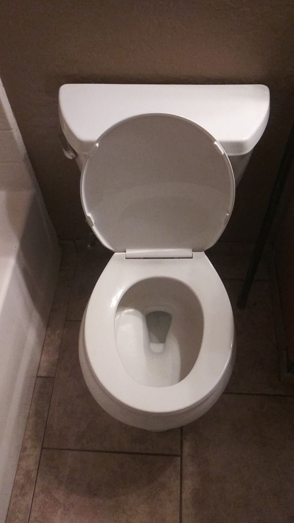 Kohler white low boy round toilet for Sale in Phoenix, AZ OfferUp