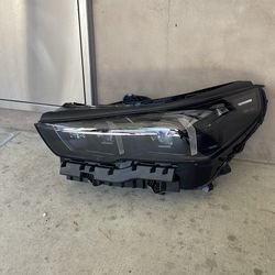 2026 M5 left headlight