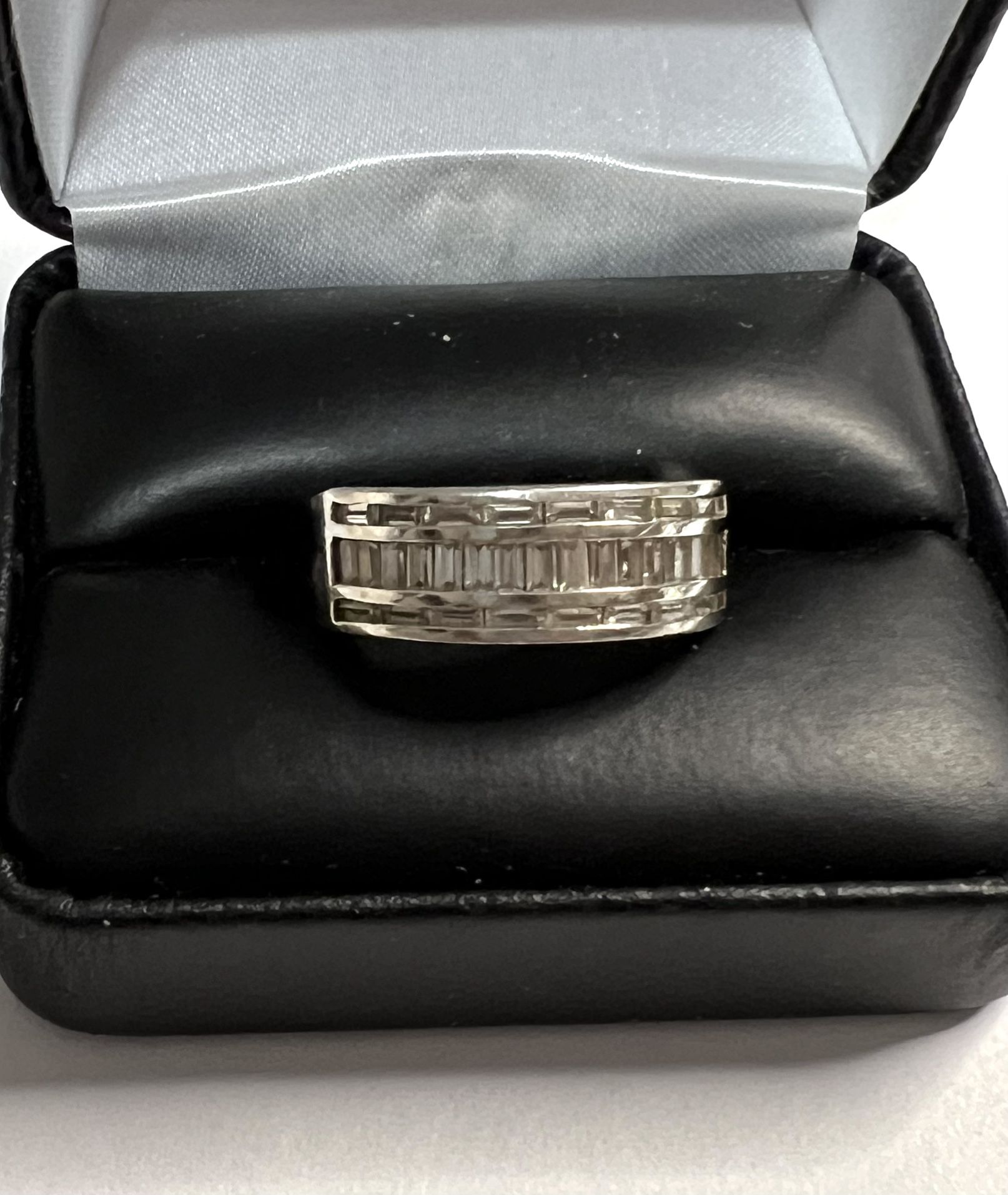 925 Sterling Silver CZ Men’s Ring size 10