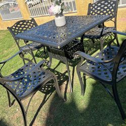Brand New Patio Outdoor Dining Table Set 