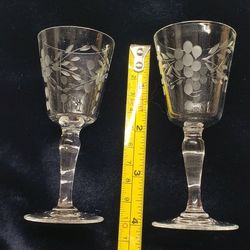 Vintage Etched Grape Cordial Glasses – Set of 4 – 3½”  and 4" Tall