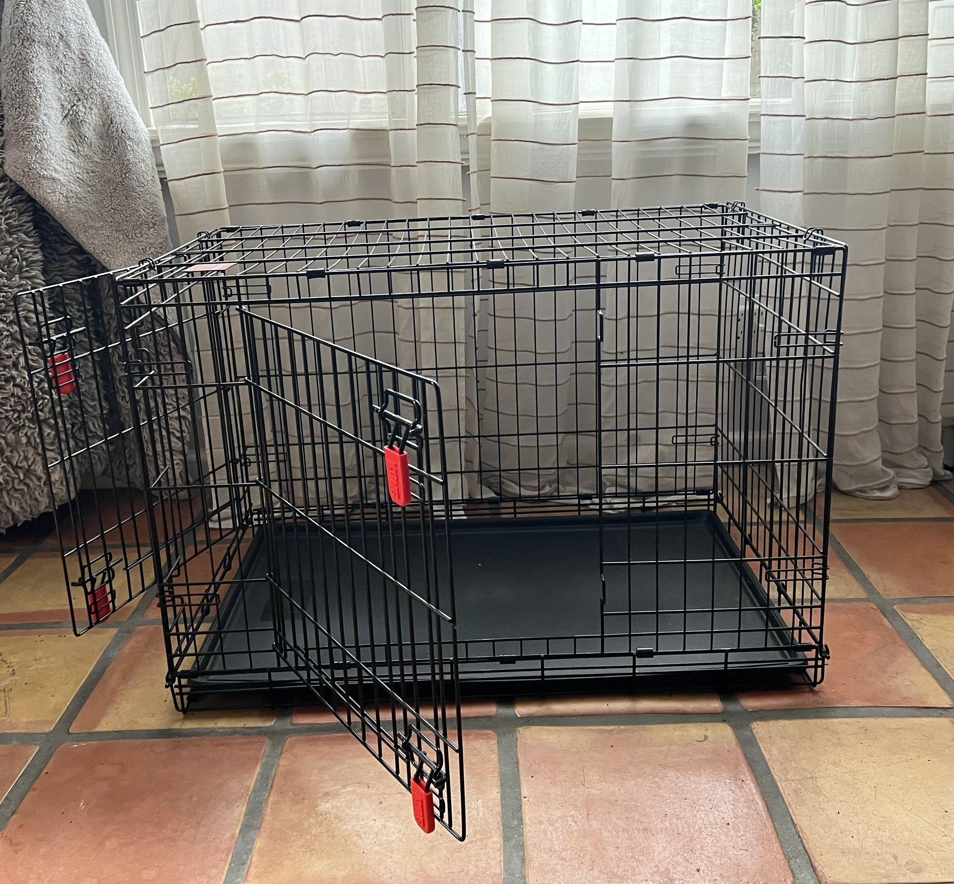 Kong Dog Crate (Intermediate) with Divider Panel