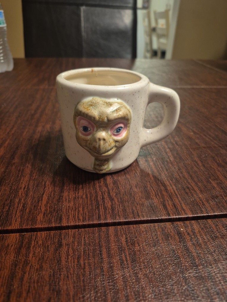 Vintage 1982 E. T. Coffee Mug