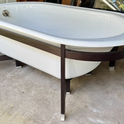 66”x36” Kohler Cast Iron Floating Bathtub