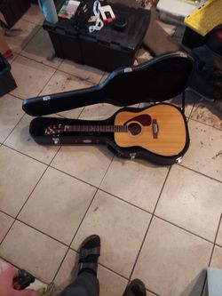 Yamaha F-335 Acoustic Guitar