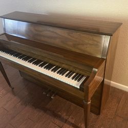 Kincade piano