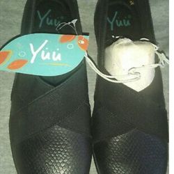 Yuu Black Women Wedge Shoe Size 6M New. No Box. 