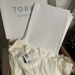 Torrid Size 22 Ivory Lace Wedding Dress