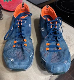 On Cloud men’s size 12 shoes