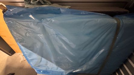 Free full sized bed (great condition)