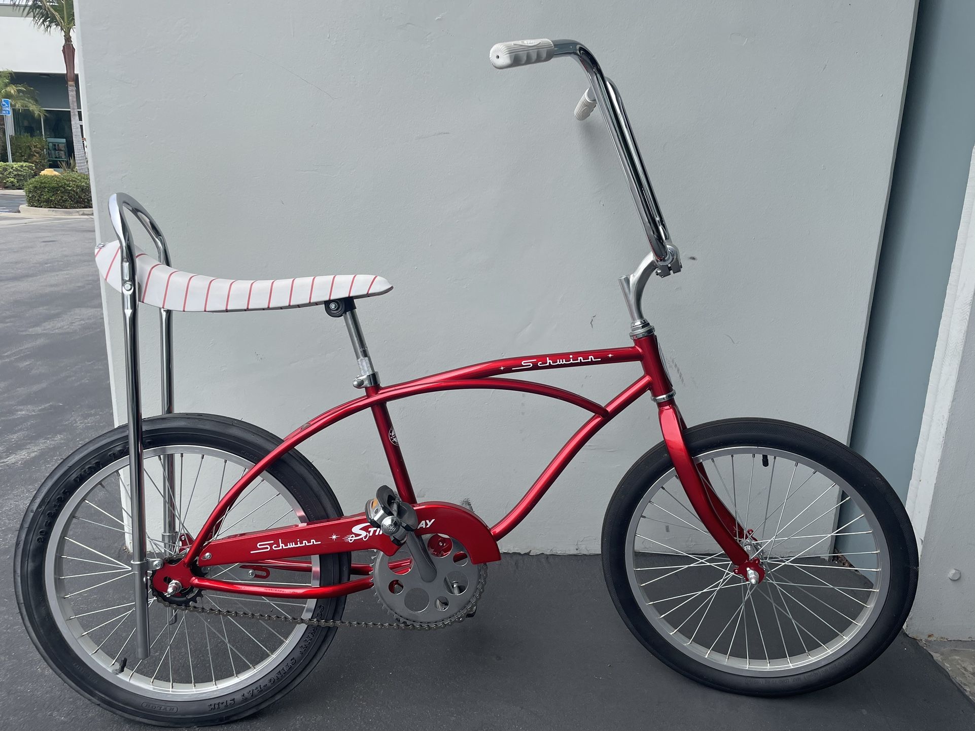 This bike features the iconic Schwinn Sting-Ray steel frame and