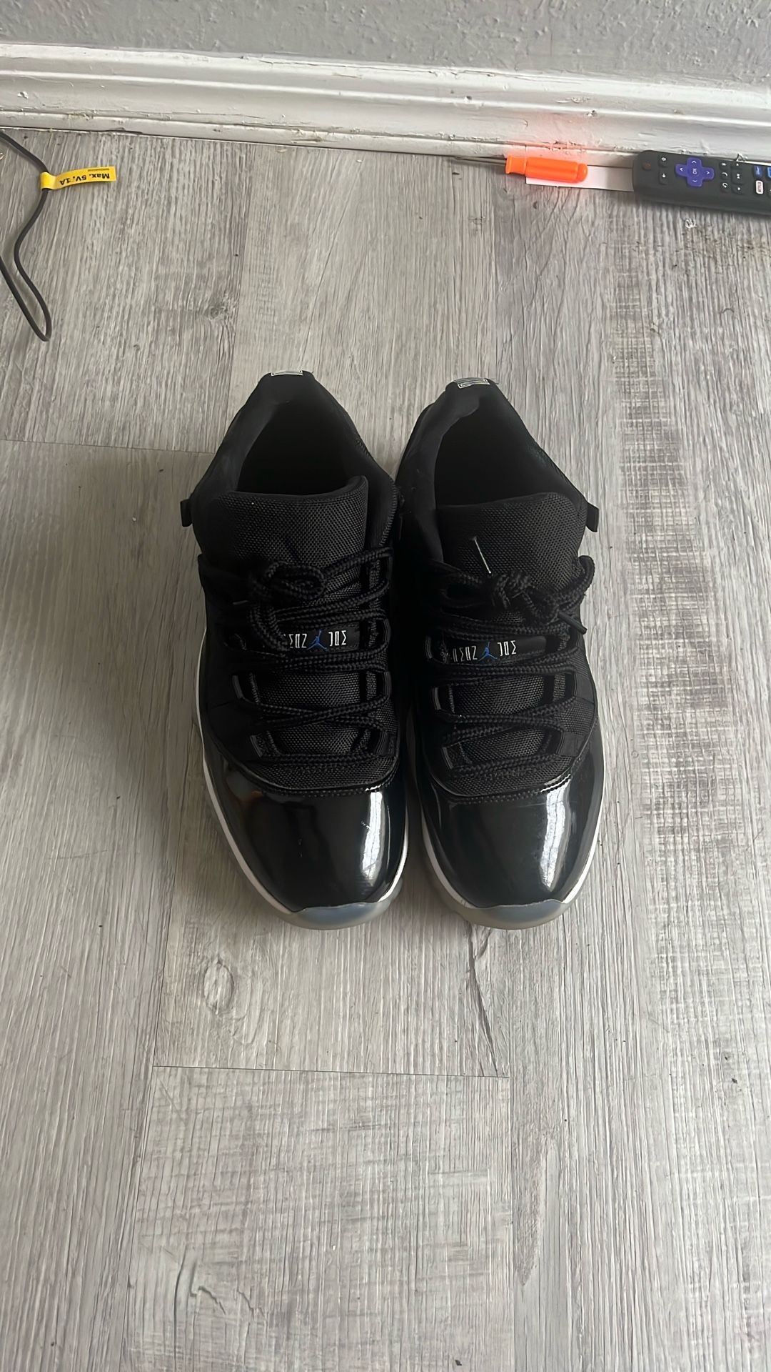 Jordan 11 low space jam