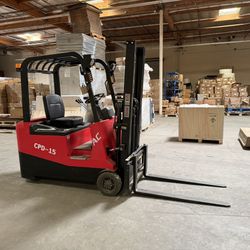 Electric Forklift 
