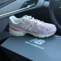 NB Pink gym shoe