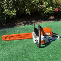 Stihl MS 251C chainsaw w/ EasyStart System (like new condition)