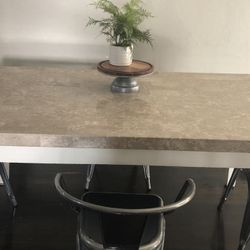 Dinning Room Table And 4 Chairs