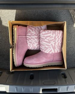 Women’s Pink Ugg Boots