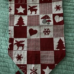 Christmas Table Runner With Tassels 