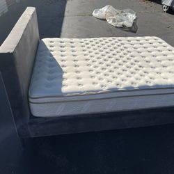 Like New Queen Saatva Bed And Frame