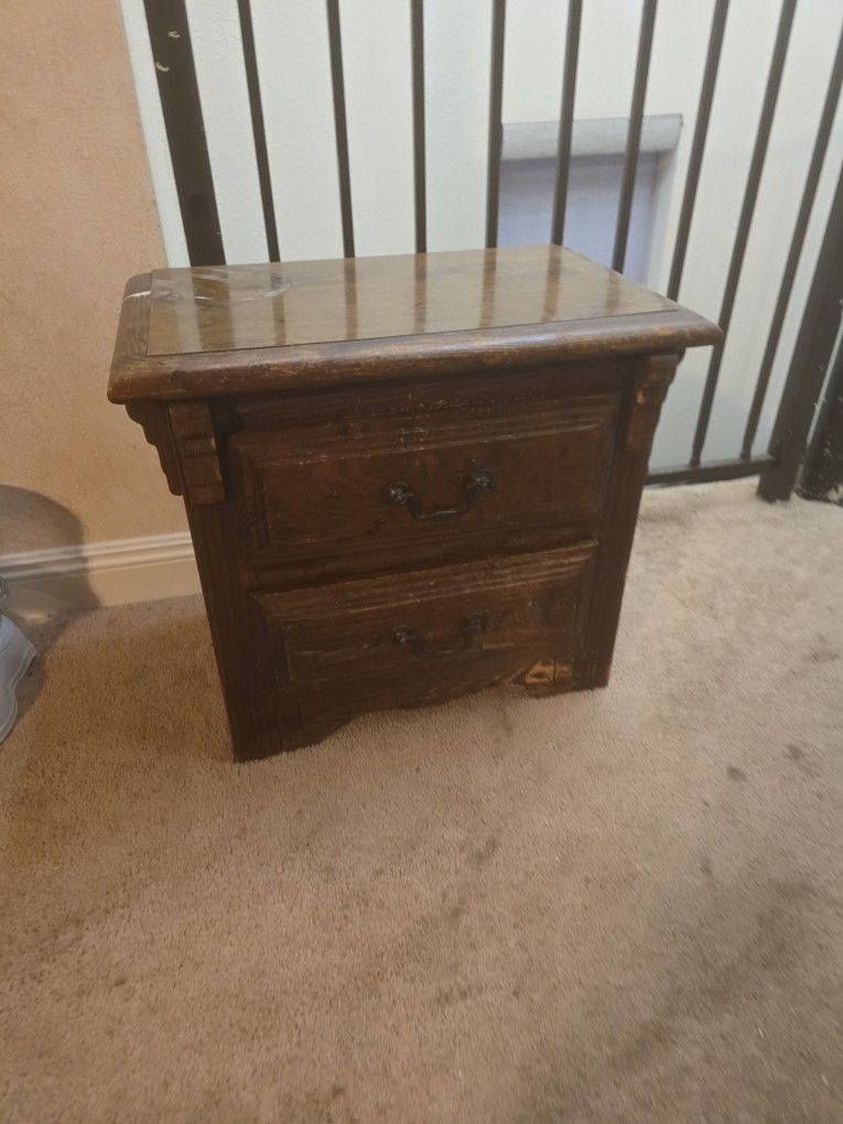 Nightstand/Side Table