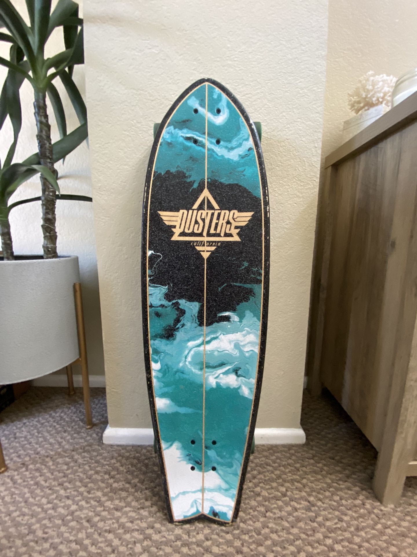 Dusters Skateboard - Blue Ocean Waves