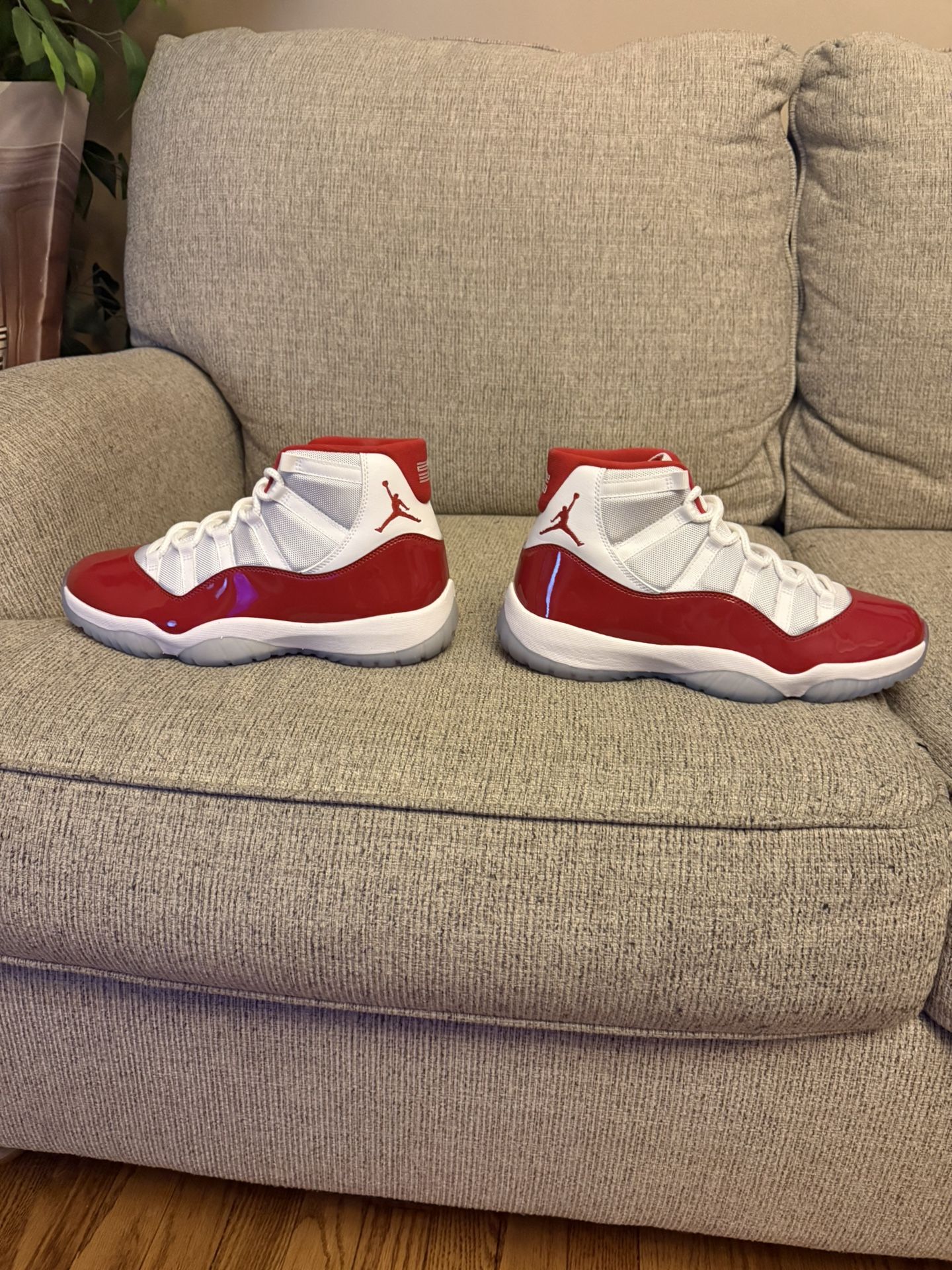 Air Jordan Retro Cherry 11 Size 11