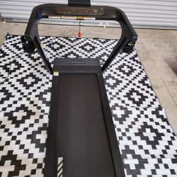 Centr Runr Treadmill