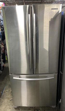 Stainless Steel Samsung Fridge with French Door & Icemaker
