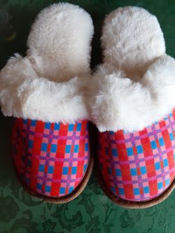 Women's Slippers .