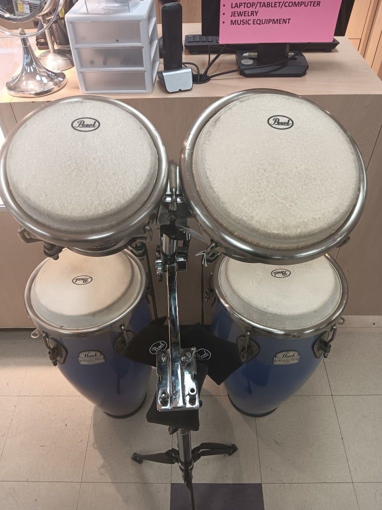 Pearl Percussion Primero Pro Drums Excellent Condition (Just What's In The Pics )4 Drum. For Pick Up Fremont Seattle. No Low Ball /Trades Please